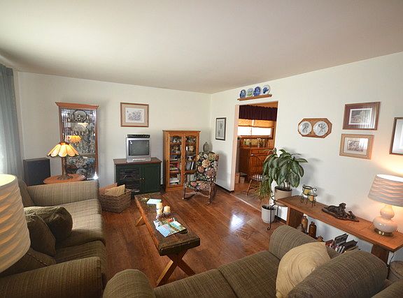 3rd image of 7078 West Ave