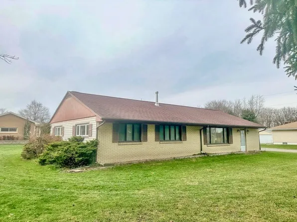 102 S Scotland Ln, New Castle, PA 16101