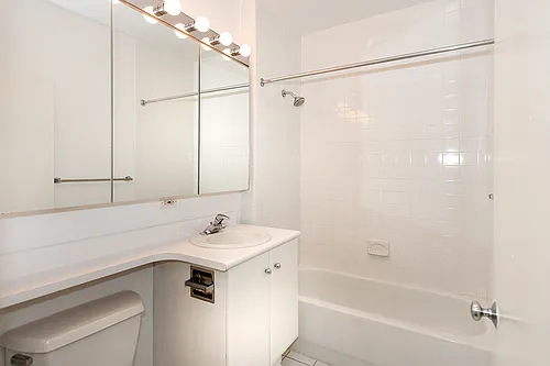 160 W 22nd St #703 Photo 1