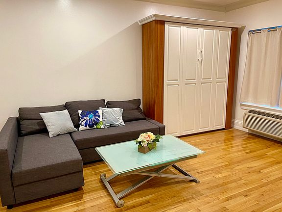 3rd image of 261 W 112th St APT 1E