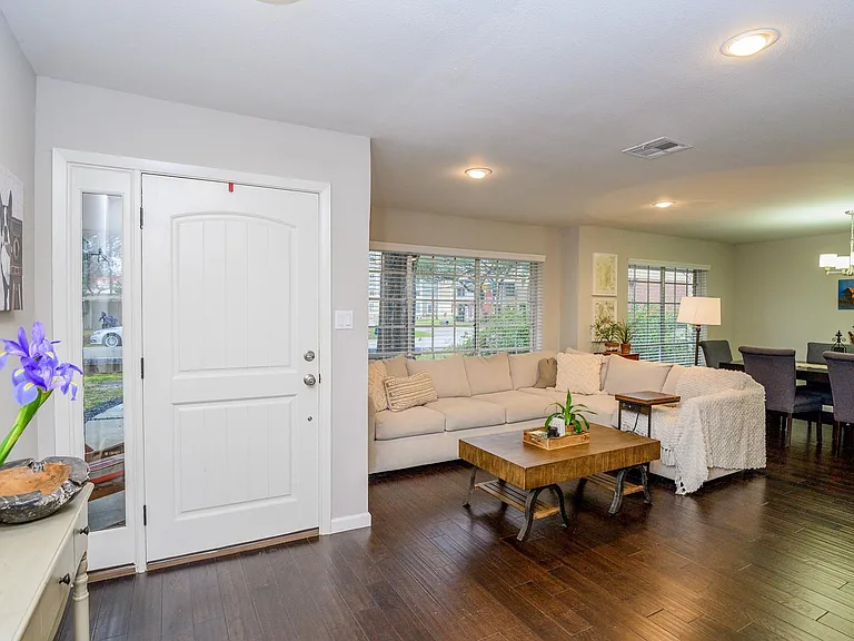 3630 Zoch Ln — Photo 4