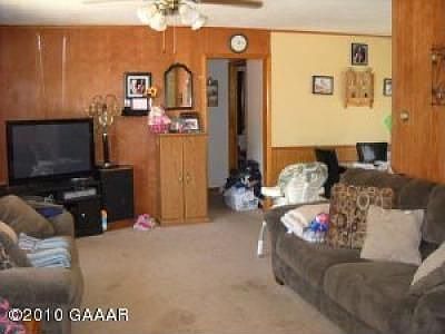3rd image of 1524 N McKay Ave