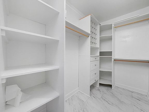2nd image of 2020 N Lincoln Park W APT 25B