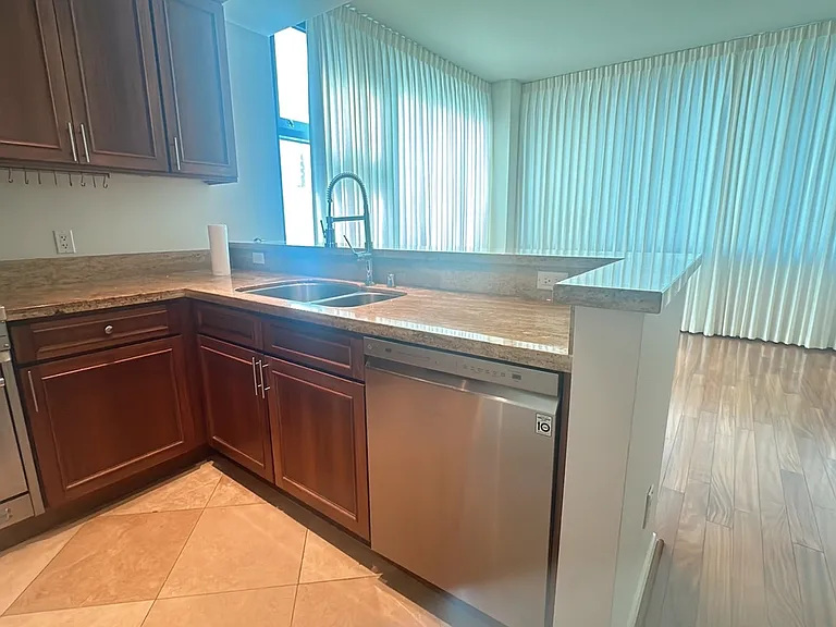 1199 Bishop St #16B — Photo 23