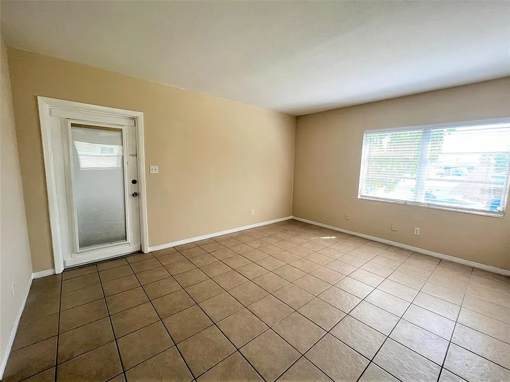 1 bed, 1.0 bath, 800 sqft, $1,600 — Photo 4