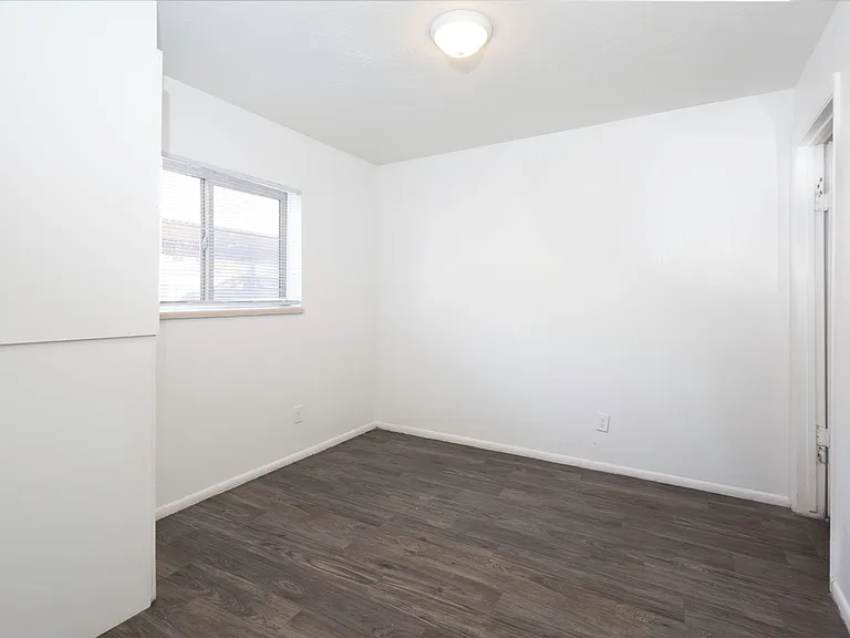 Tortugas Apartments — Photo 22
