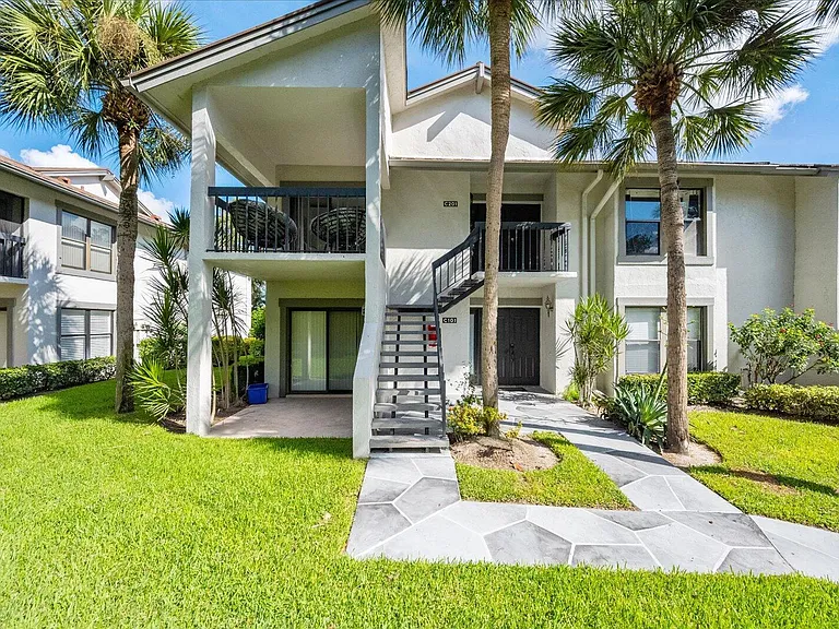 11311 Pond View Dr #C201 — Photo 3