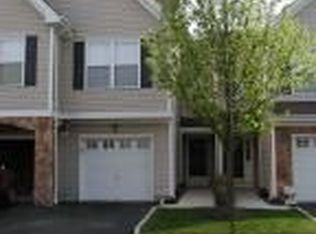 33 Mountainside Dr, Pompton Lakes, NJ