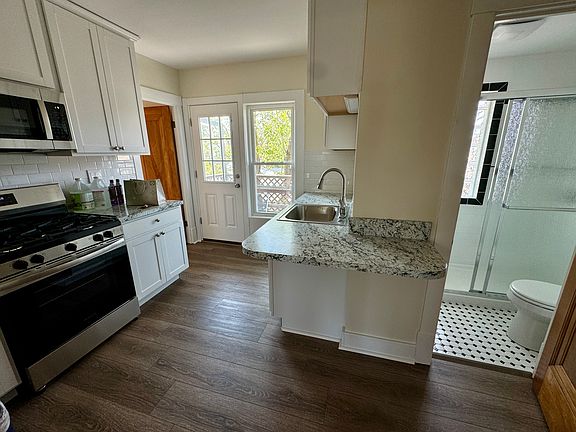 3rd image of 2300 Elmwood Ave APT 11