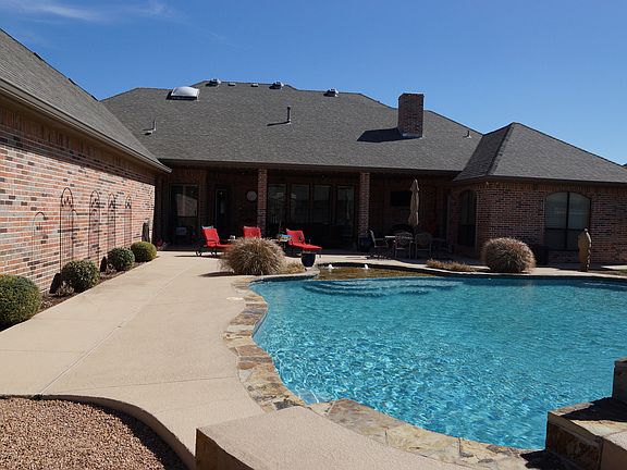 4th image of 2121 Blackwood Dr