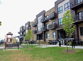 10 Palace St #D1, Kitchener, ON N2E 0J3