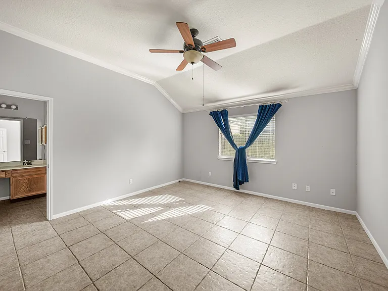 1242 Hunter Wood Dr — Photo 17