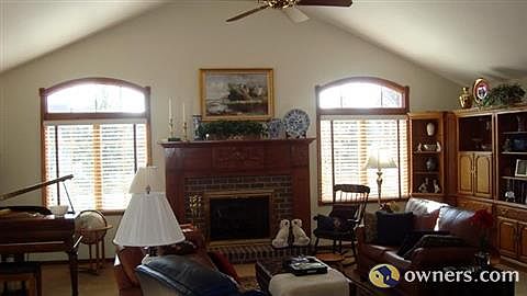 5th image of 5901 S Park Dr