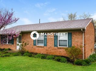 1303 Woodcreek Dr, La Grange, KY 40031