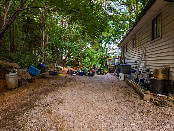 2nd image of 1013 McDuffee Ln