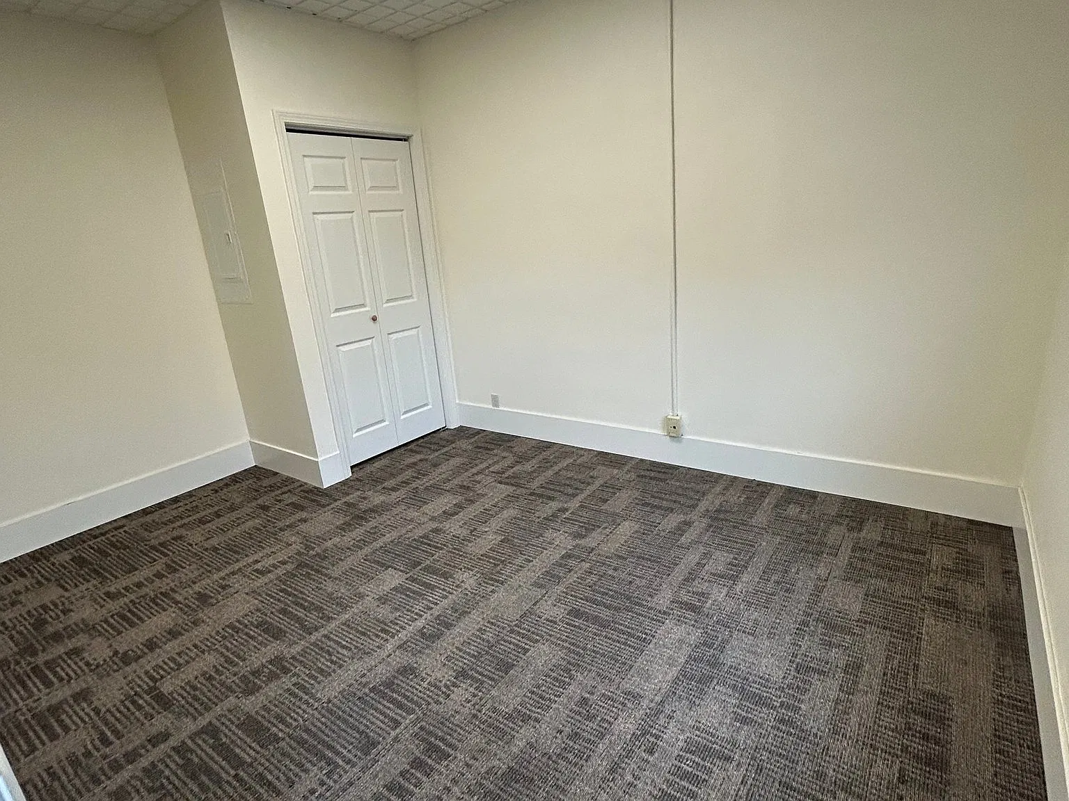 Updated 2 Bed, 1 Bath Unit in Mason City, IA - Available Today - $1,200/mo (Utilities Included) — Photo 4