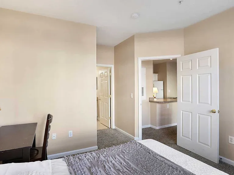1905 N Lincoln Ave #127 — Photo 3