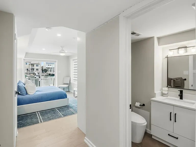 302 N Nassau Ave — Photo 6
