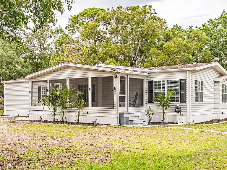 6226 Florence St — Photo 1
