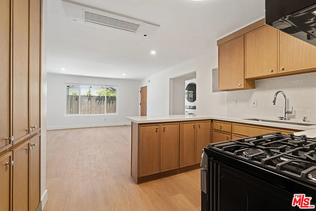 Studio, 1.0 bath, 530 sqft, $2,245 — Photo 2