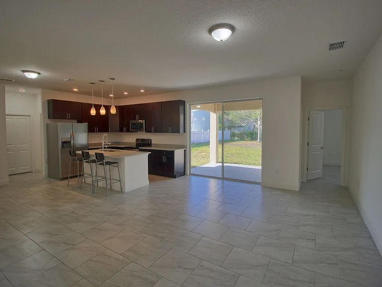 5054 Marina Dr — Photo 2