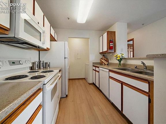 5th image of 2226 W Elizabeth St Unit D-302