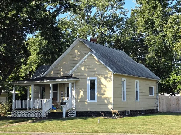 421 N Market St, Sullivan, IL 61951