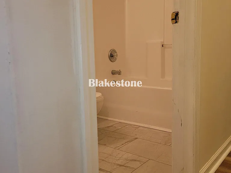 111 Lake Valley Ln — Photo 23