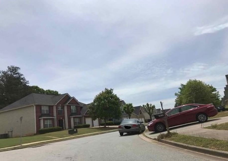 Exterior Neighborhood (street photo)