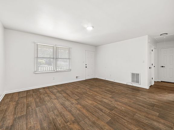5th image of 126 McBeth Rd