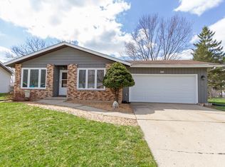 326 Dartmouth Dr, Elgin, IL 60123