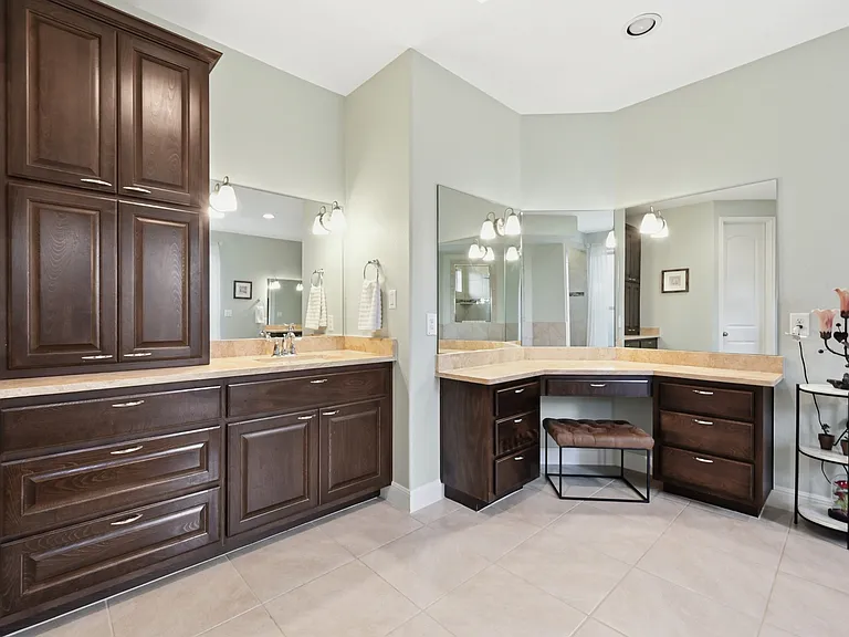 135 Clearwater Way — Photo 24