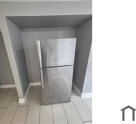 4th image of 14108 Tracy Ave #141082B