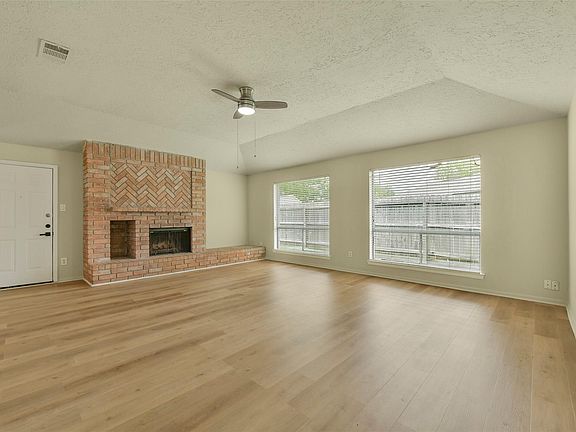 2nd image of 2775 Glen Haven Dr