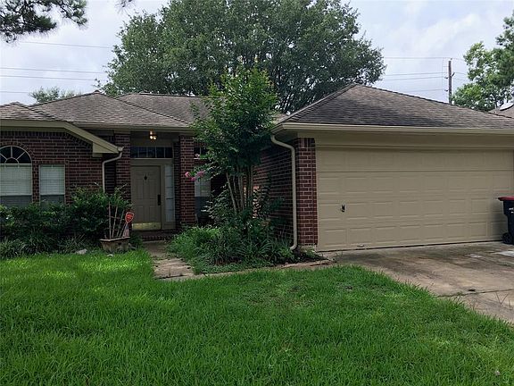 3rd image of 16123 Indian Cypress Dr