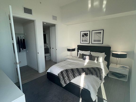 4th image of 65 NE 36th St #322