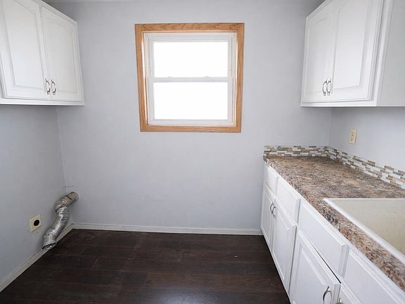 5th image of 115 Windward Ct