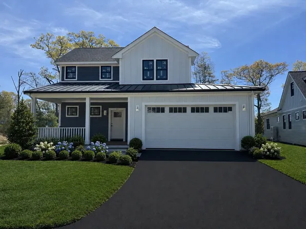 23 Josiah Path, Falmouth, MA 02540