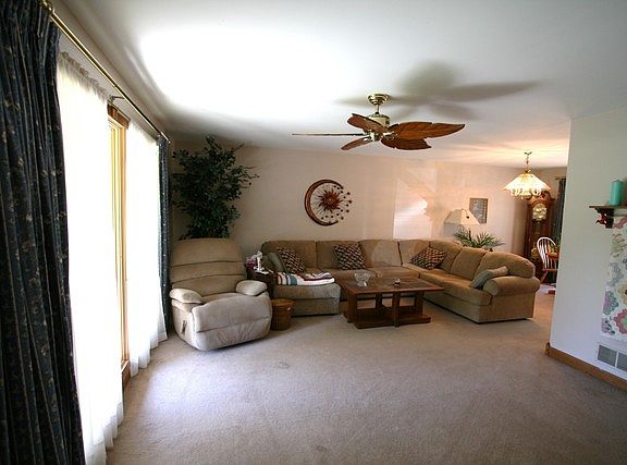 3rd image of 22405 S Camelot Ct
