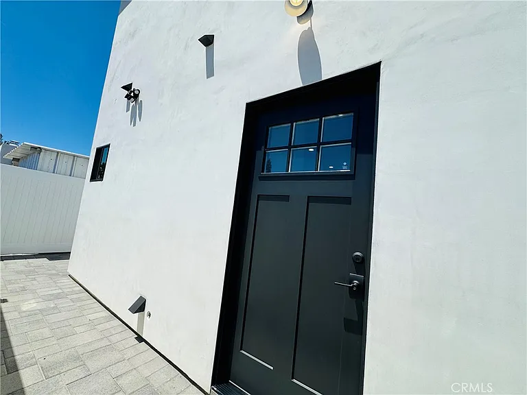 7744 1/2 Vassar Ave — Photo 29