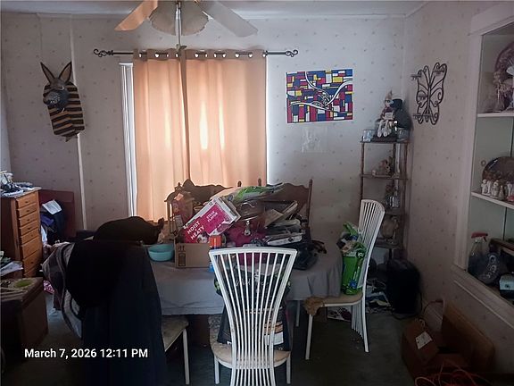 5th image of 2662 Dewey Ave