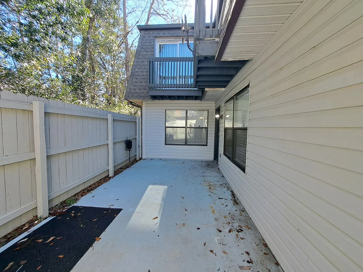 Building Photo - 2301 W Michigan Ave #21