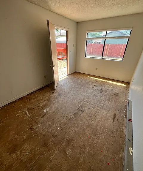 4123 Central St — Photo 11