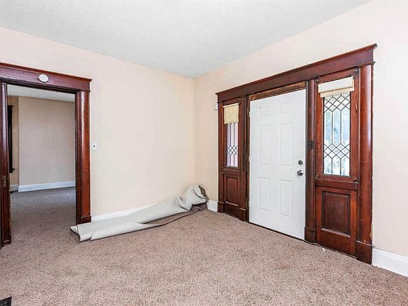 3rd image of 3851 Vine St