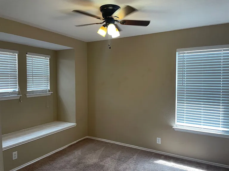 122 Rummel Dr — Photo 16