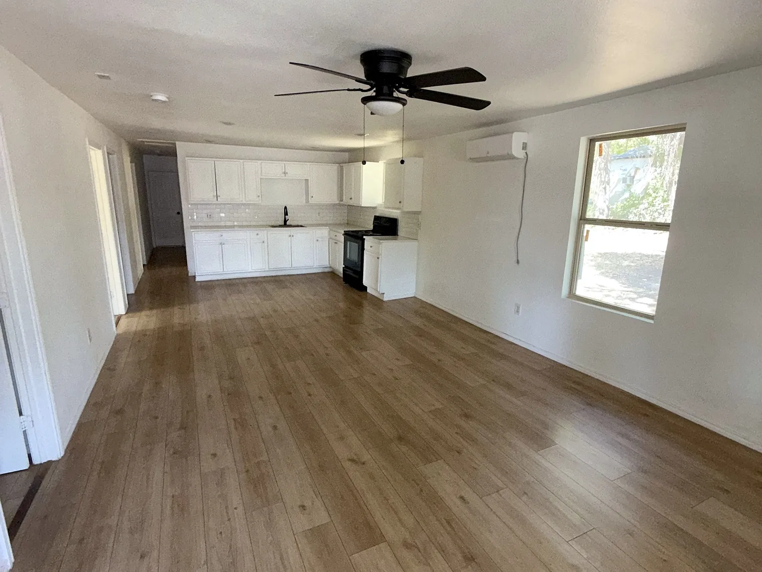 4 bed, 1176 sqft, $2,100 — Photo 1