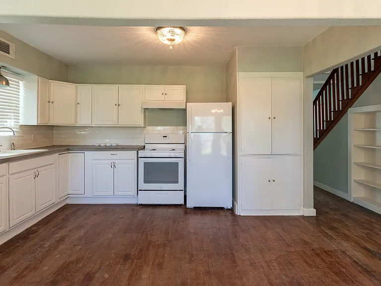 2606 Pine Ave — Photo 29