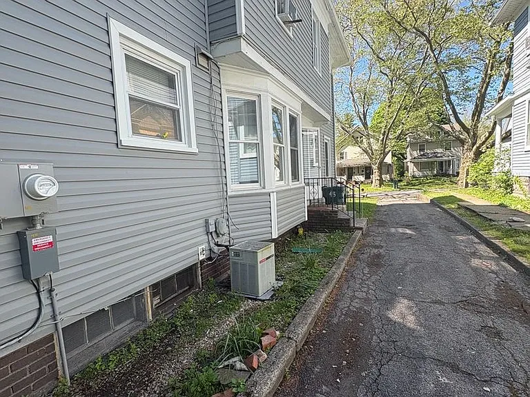 45 Clay Ave — Photo 3
