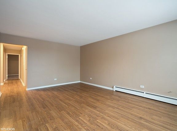 3rd image of 916 S Maple Ave