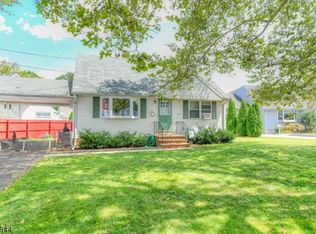 875 Riffle Ave, Rahway, NJ 07065